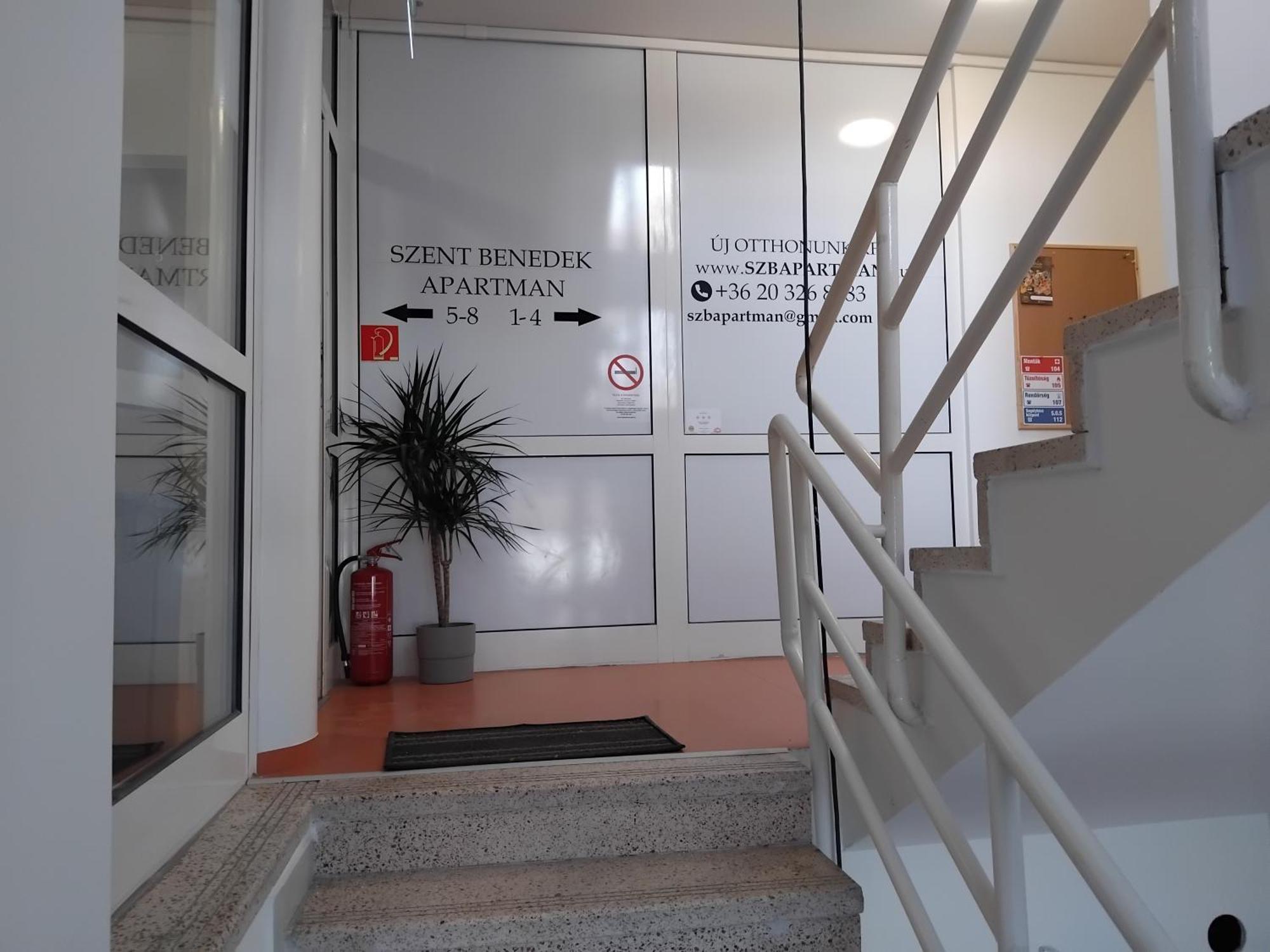 Szent Benedek Apartman Apartment Fot Luaran gambar